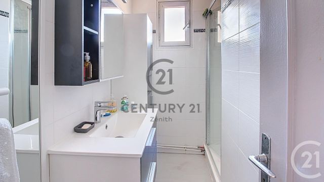 Afficher la photo en grand Appartement F4 à vendre - 4 pièces - 81.0 m2 - LE BARCARES - 66 - LANGUEDOC-ROUSSILLON - Century 21 Côte Catalane Immobilier